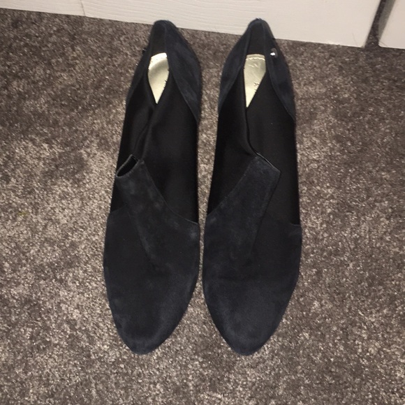 Black Anne Klein heels - Picture 2 of 3